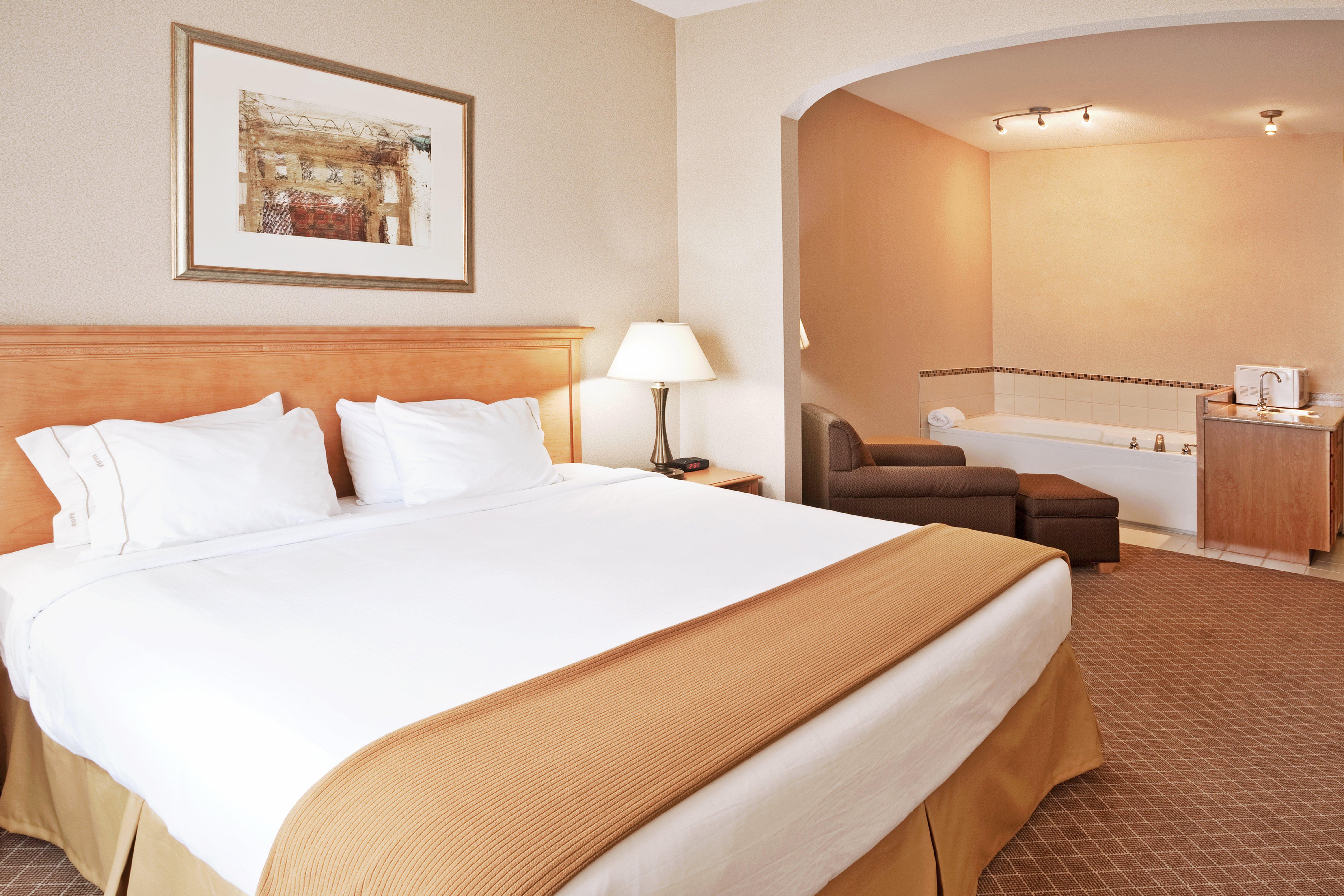 Holiday Inn Express Hotel & Suites Chesterfield - Selfridge Area By Ihg Exterior photo