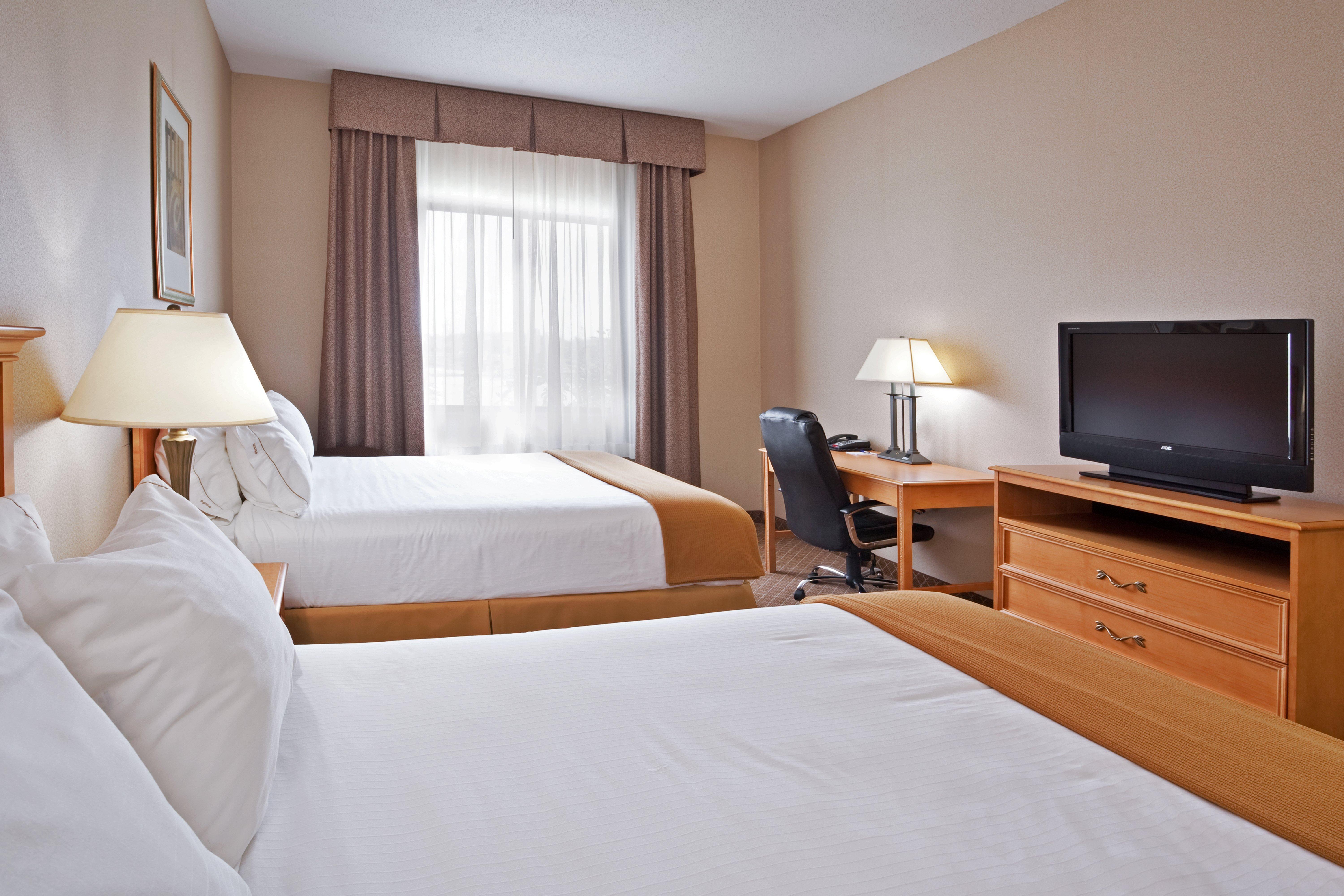 Holiday Inn Express Hotel & Suites Chesterfield - Selfridge Area By Ihg Exterior photo